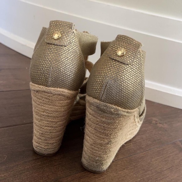 michael kora heels woman - Picture 2 of 5